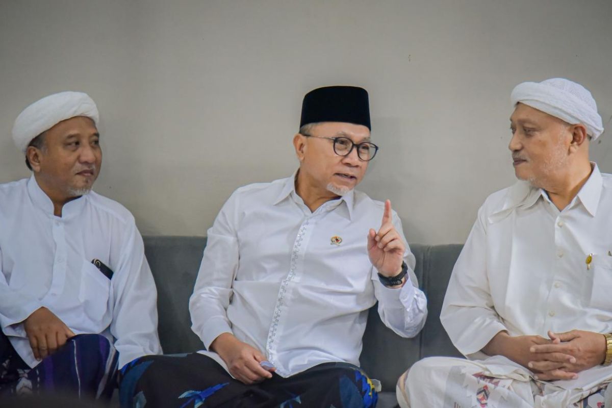 Coordinating Minister Zulhas Calls Upon Islamic Scholars to Strengthen National Unity Amid Global Uncertainty