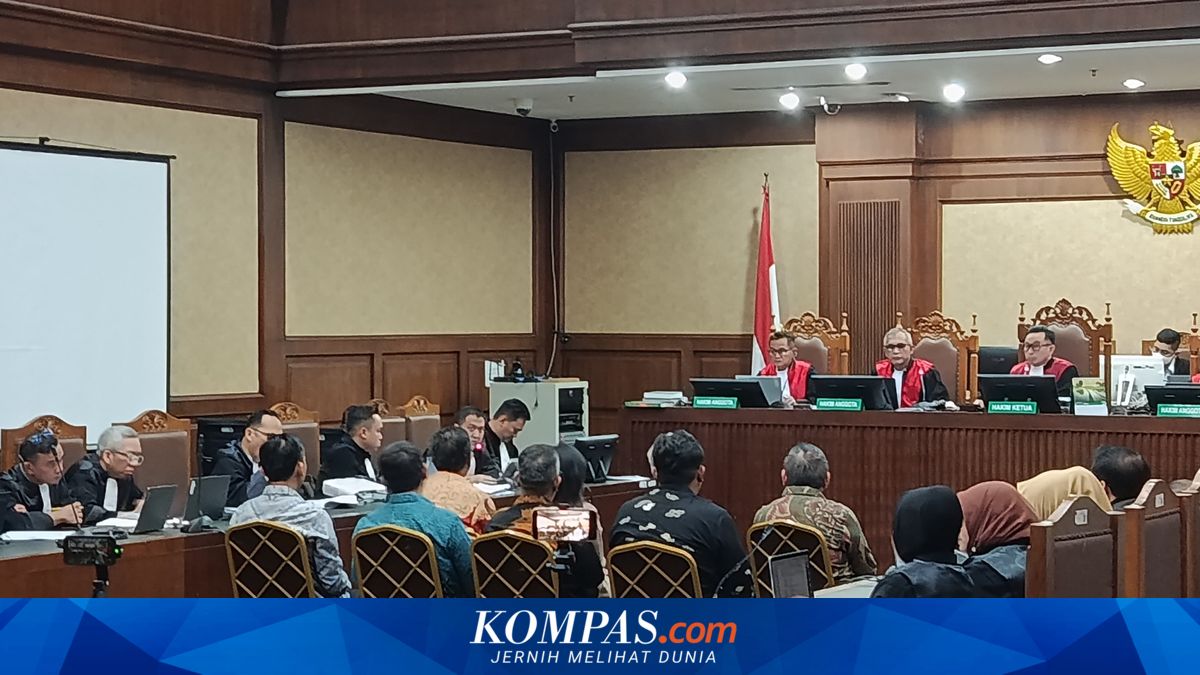 Nadiem Hearing: Pangandaran Civil Servant Reveals Chromebook Laptops Provided Despite Unstable Internet Signal