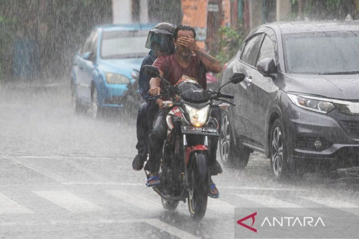 Tuesday: BMKG forecasts heavy rainfall across several Indonesian regions