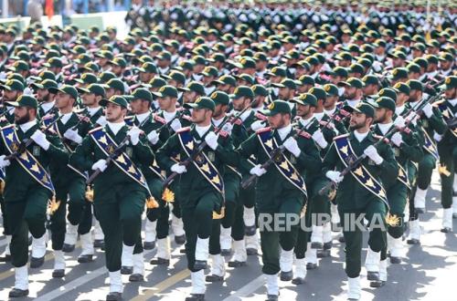 Iran's Armed Forces Pledge Allegiance to Ayatollah Mojtaba Khamenei