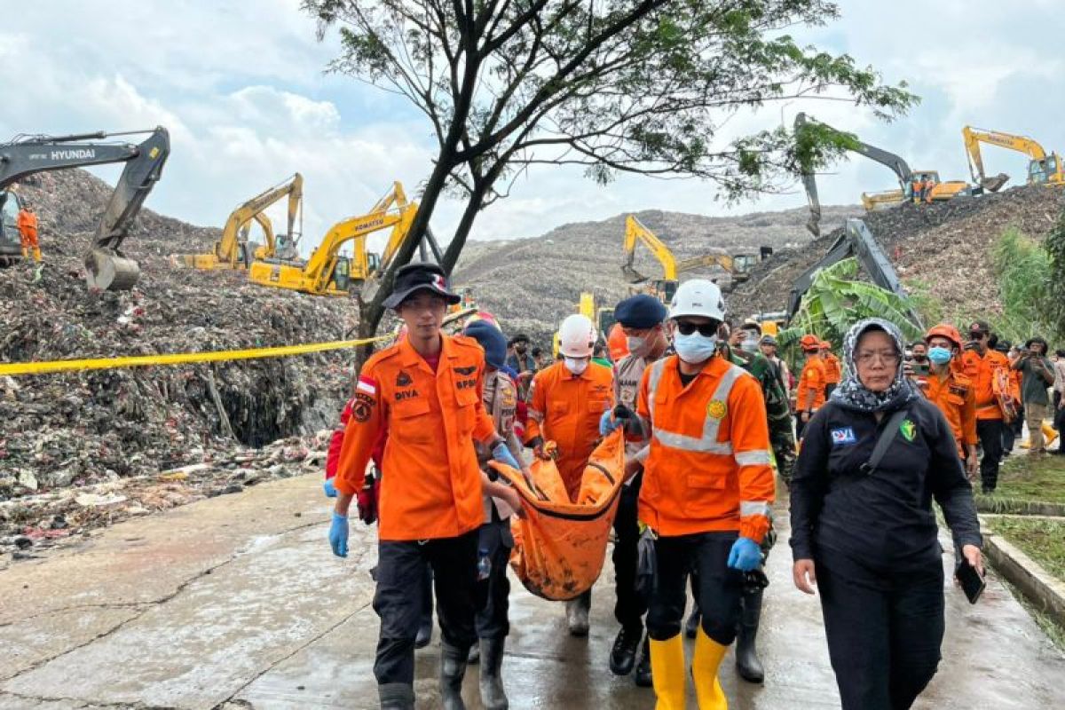 DKI Yesterday: Bodies of Bantargebang TPST Landslide Victims and Cart-Dwelling Families