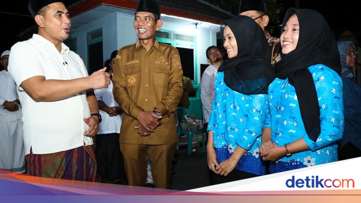 Taj Yasin Awards Scholarships to Five Children at Kasih Mesra Orphanage in Demak