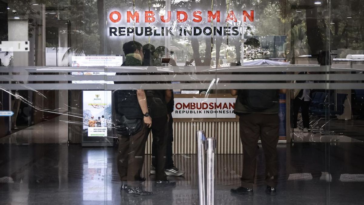 Supreme Court Raids Ombudsman Office and Home of Official Yeka Hendra