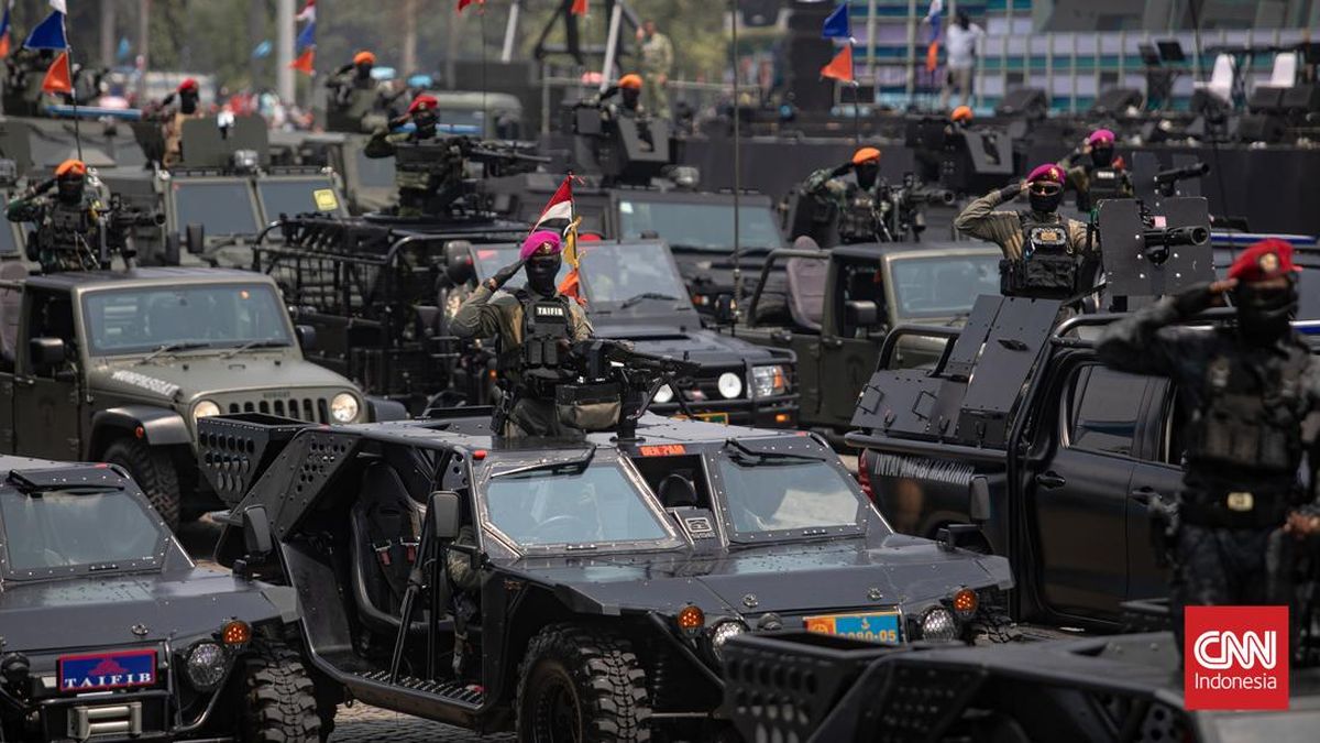 Two alert instructions from TNI commander and home minister draw scrutiny