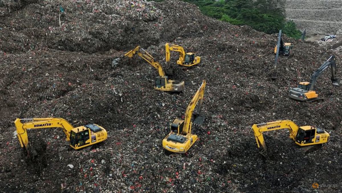 Indonesia says 7 killed in landfill collapse as rescue operation ends