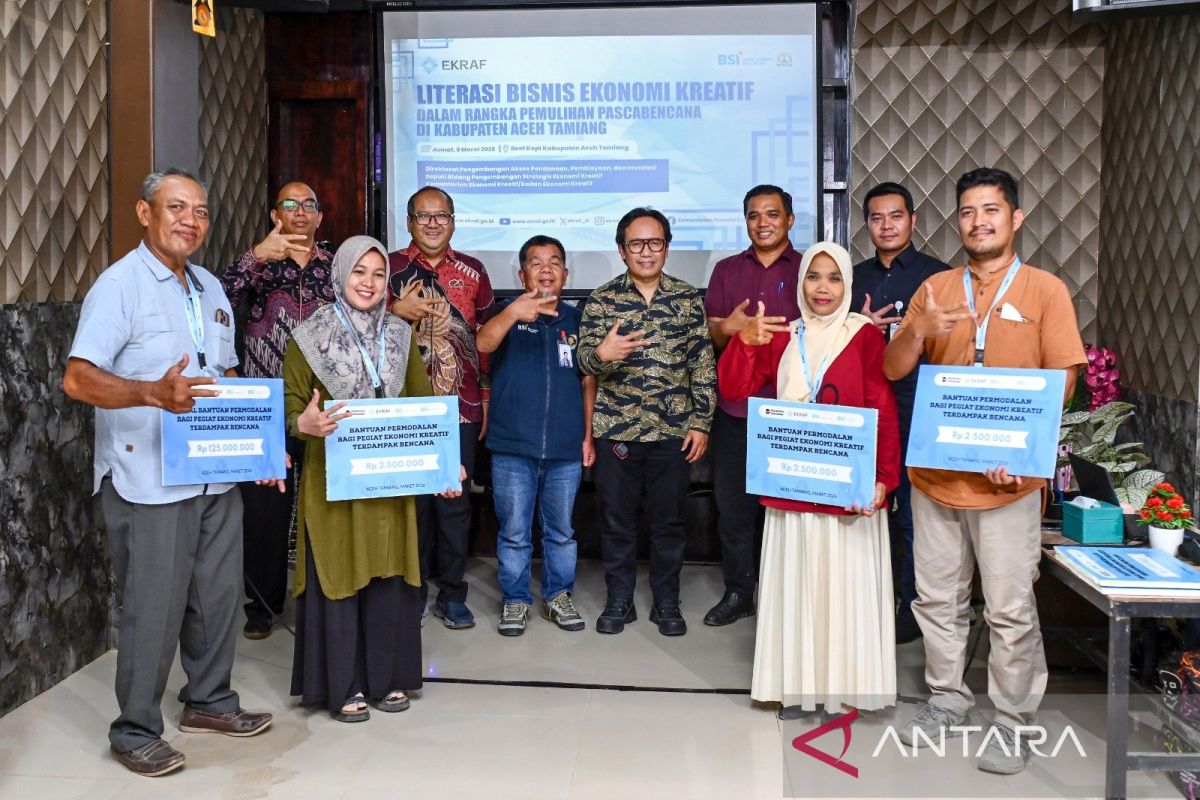 Fifty creative economy entrepreneurs in Aceh Tamiang receive assistance from the Ministry of Creative Economy and BSI