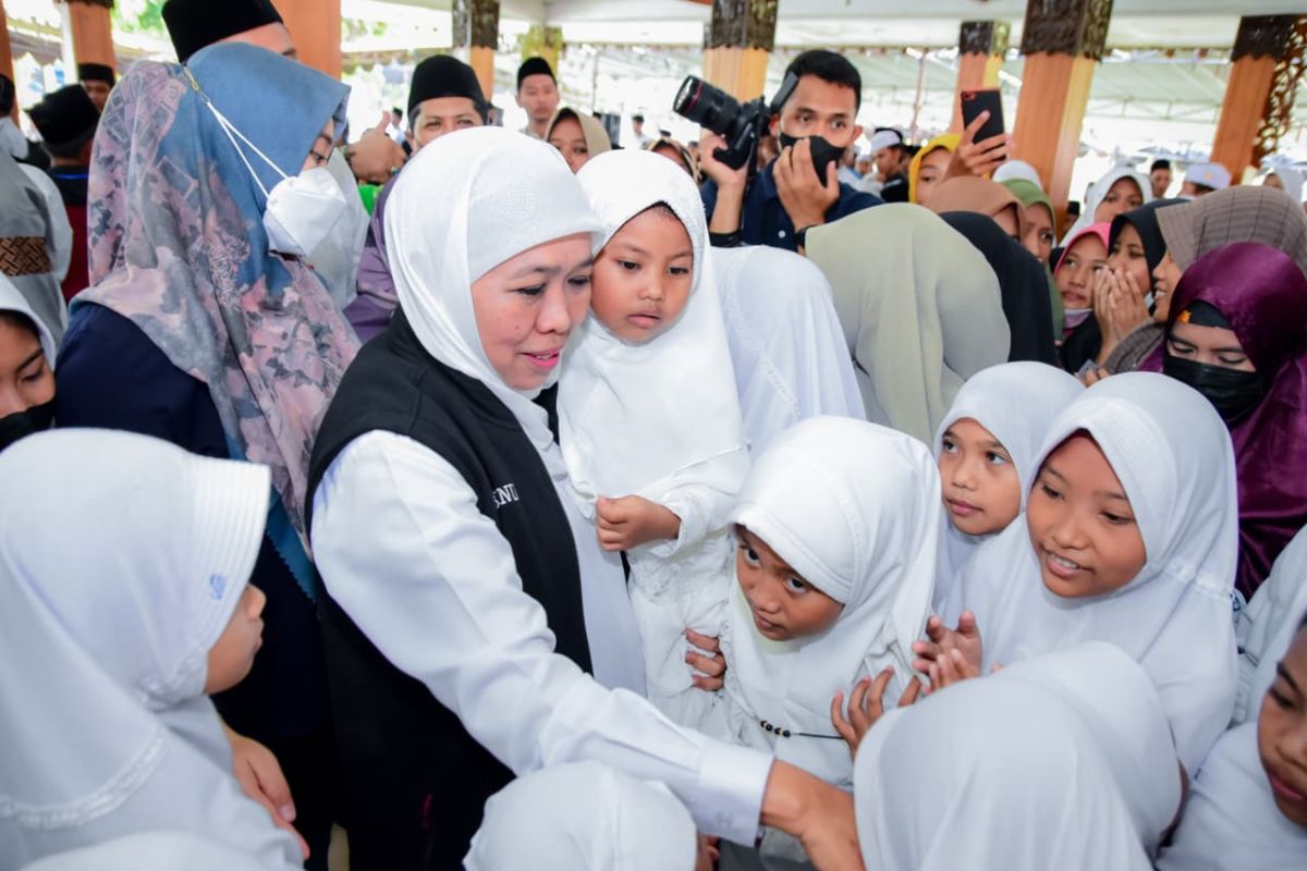 East Java Provincial Government Oversees Implementation of Social Media Account Restrictions for Children