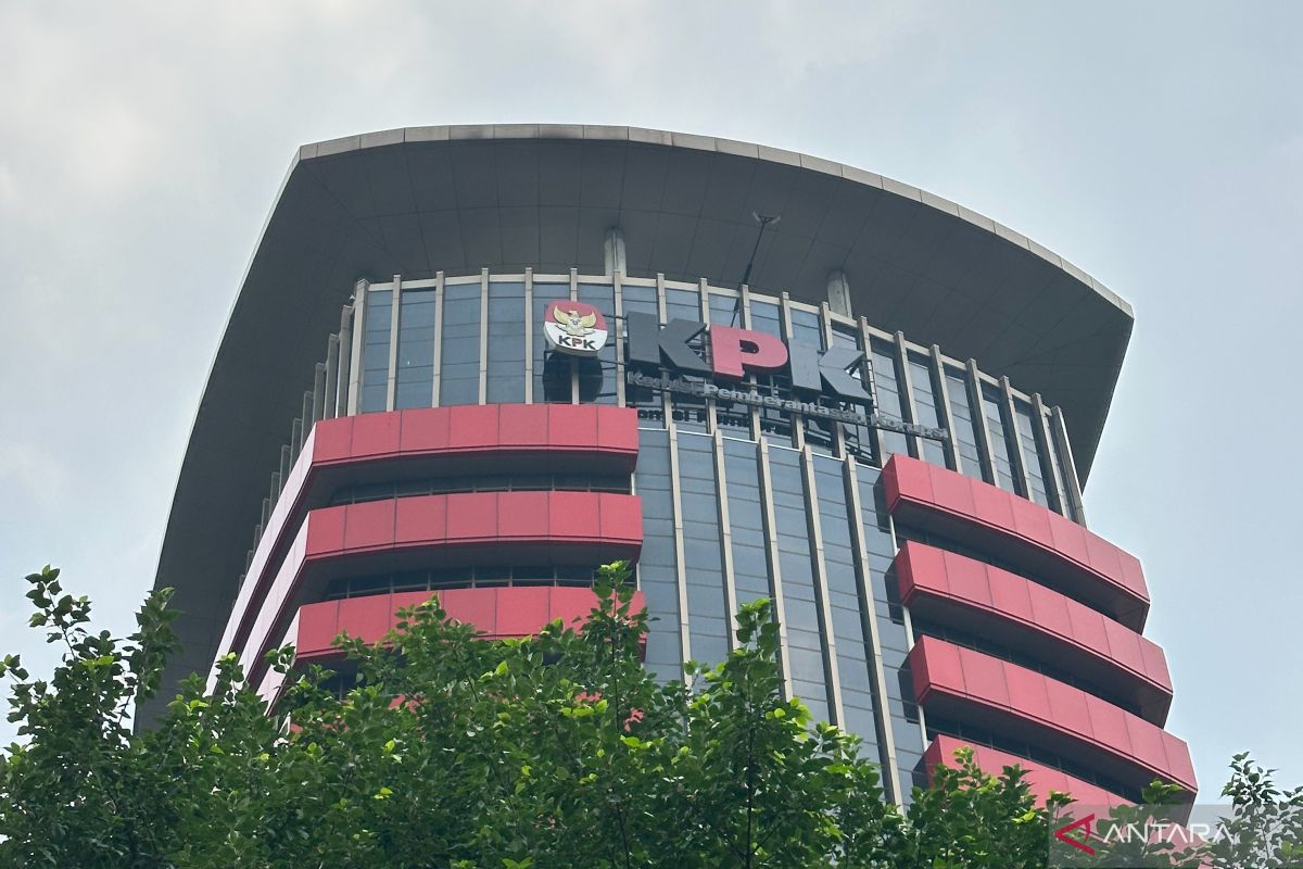 KPK also apprehends Deputy Regent in Rejang Lebong Regent sting operation