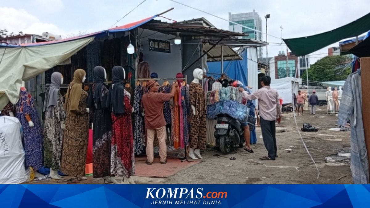 Pasar Tasik Booming Trade: Gamis Dress Sales Generating Tens of Millions from Car Boots