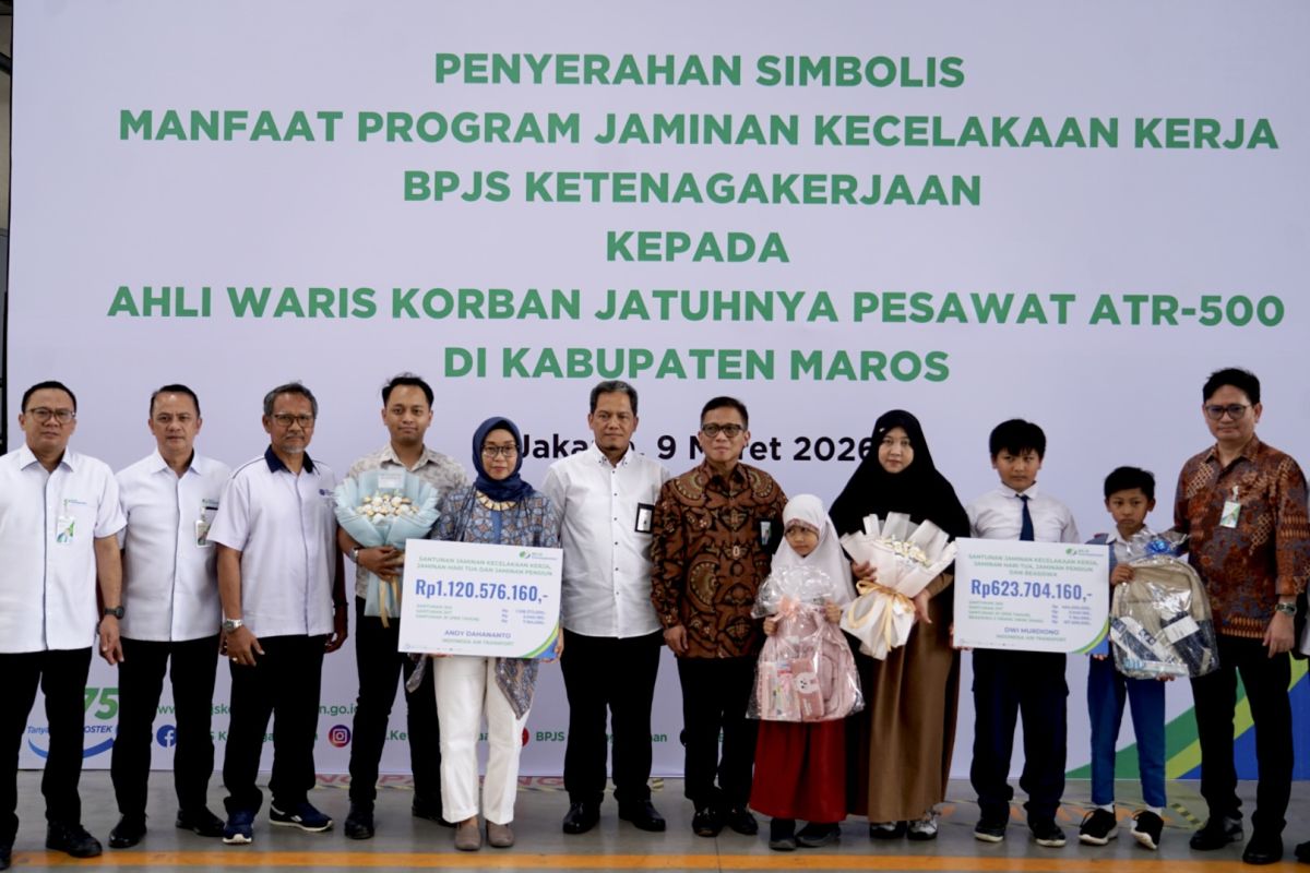 BPJS Ketenagakerjaan Delivers Rp1.7 Billion in Compensation to Heirs of Plane Crash Victims