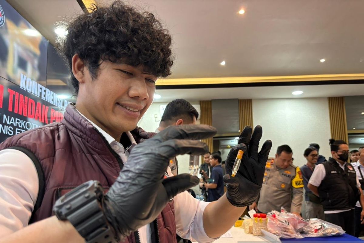 Police arrest two drug dealers in Sunter area