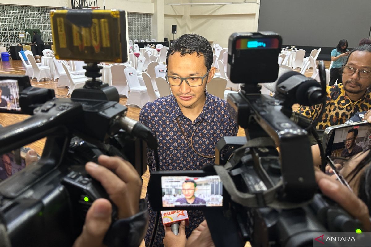 KPK examines Customs official suspected of moving corruption proceeds