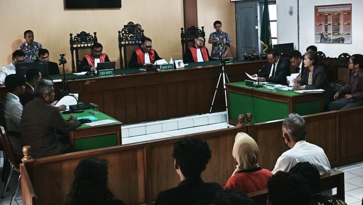 Jokowi's Camp Rejects Oath Demand in Degree Lawsuit Hearing in Solo