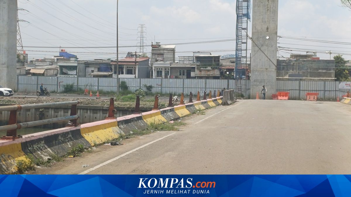 Residents Report Bridge Railings in Ancol Going Missing for Over a Year