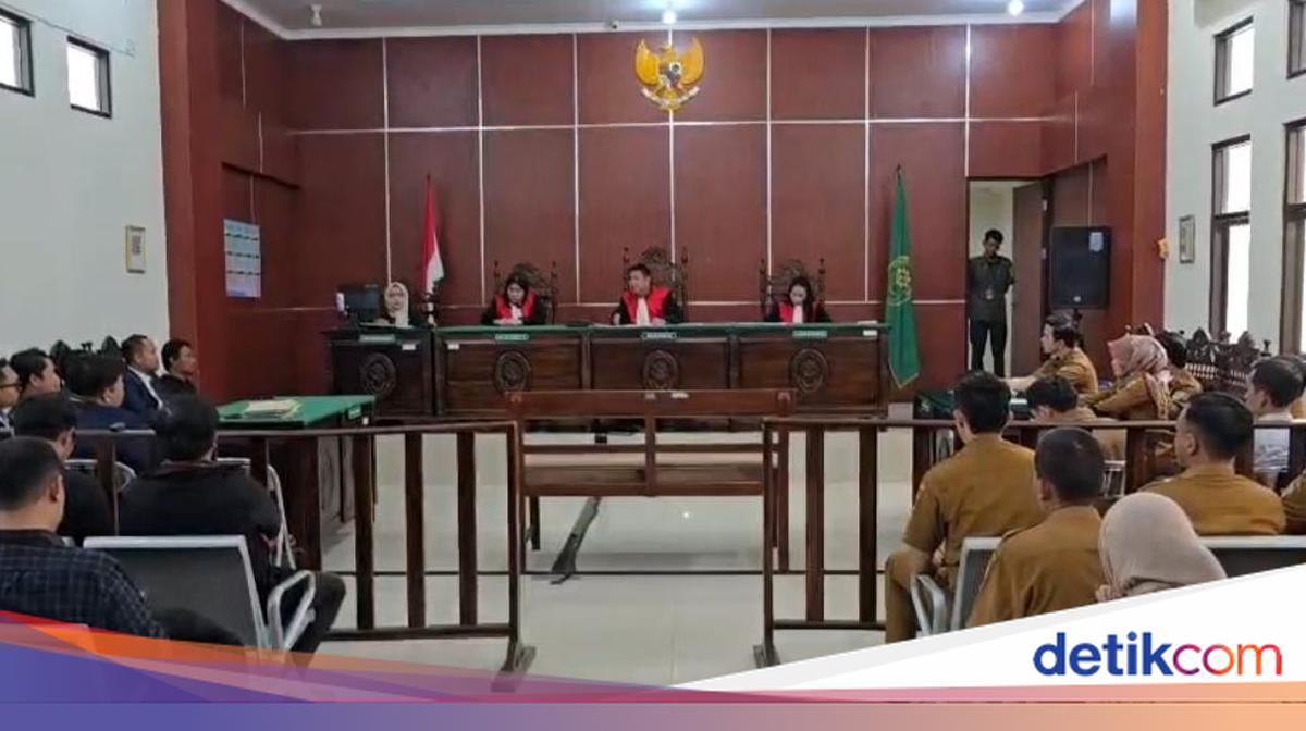 Ojek Driver's Rp 100 Billion Lawsuit Against Pandeglang Regency Over Damaged Roads Proceeds to Mediation