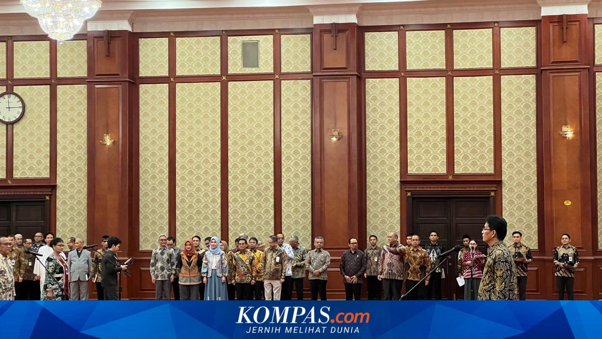 Finance Minister Purbaya Swears in 1,585 Finance Ministry Officials, Warns of Risks if Fiscal Management Fails