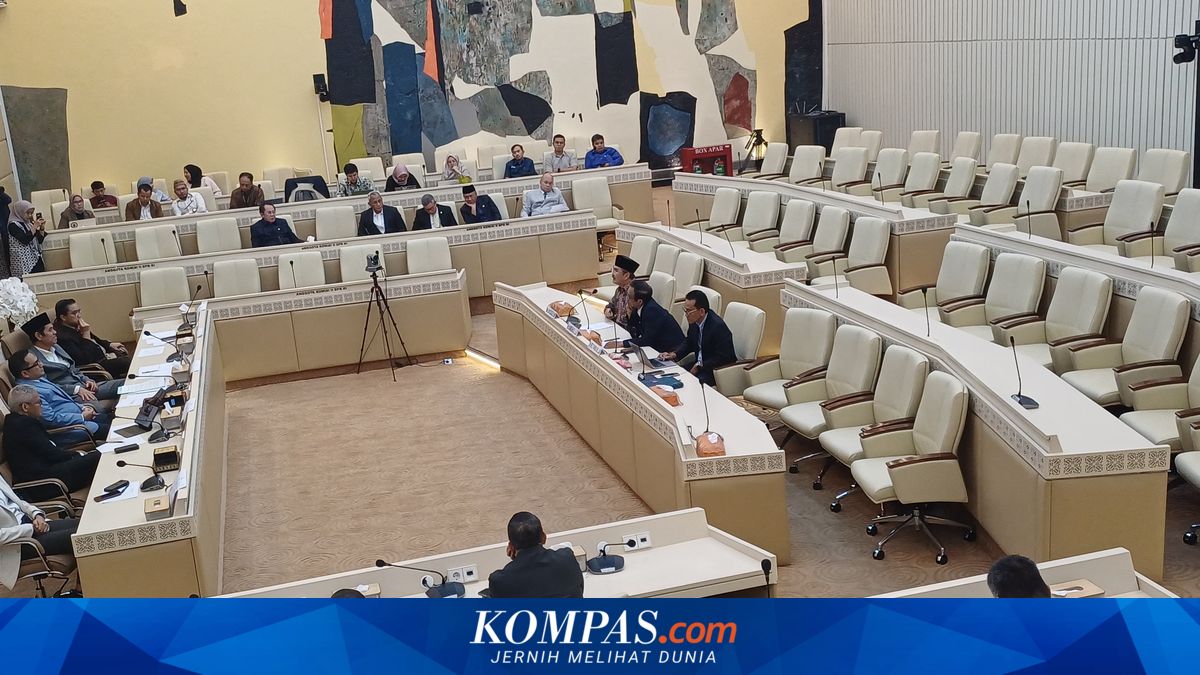 Mahfud and Jimly Call for Completion of Electoral Law Revision in 2026