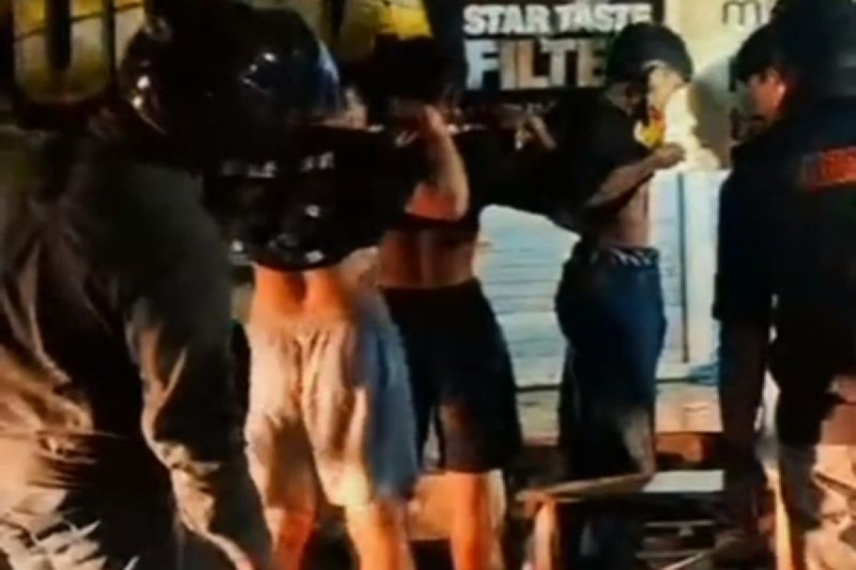 Escalation of 'Sarung Wars' Prompts Ministry to Enforce Child Safeguarding Policies