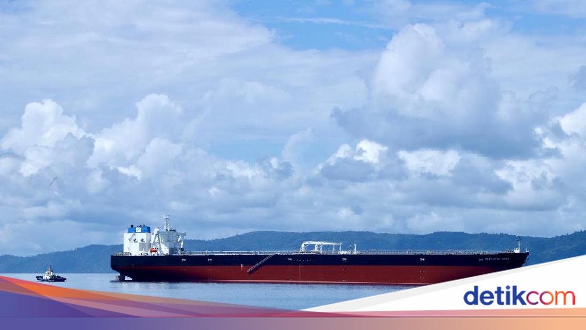Two Pertamina Vessels Stranded Following Strait of Hormuz Closure, Crew Condition Update