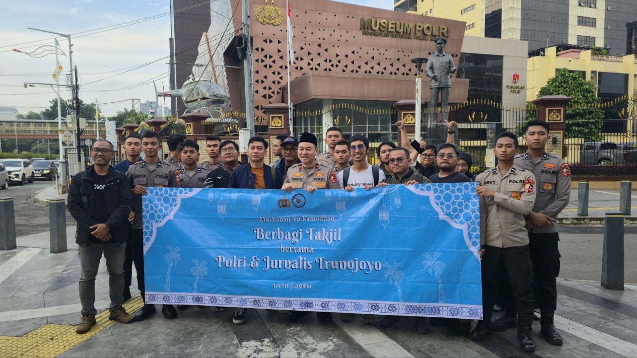 Police and Journalists Distribute 1,500 Food Items and Breaking-Fast Provisions to Public in Annual Routine