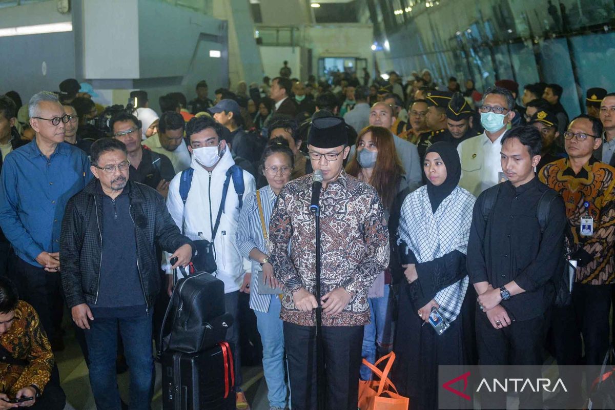 Indonesians Repatriated from Iran Due to War