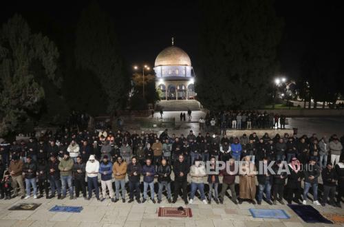 During Iktikaf Period, Israel Continues Closure of Al-Aqsa Mosque, Jewish Extremists Seek to Divide Mosque