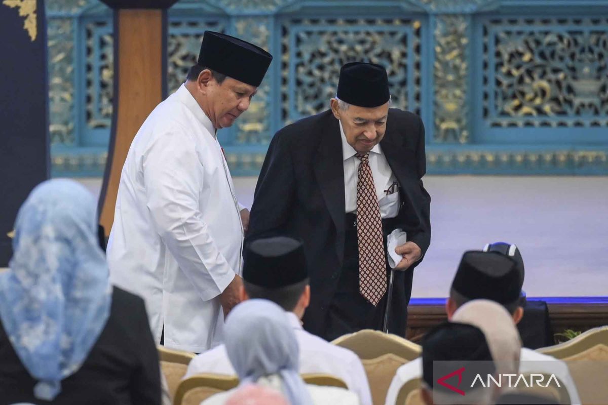 President Prabowo attends Nuzululquran commemoration at the Palace