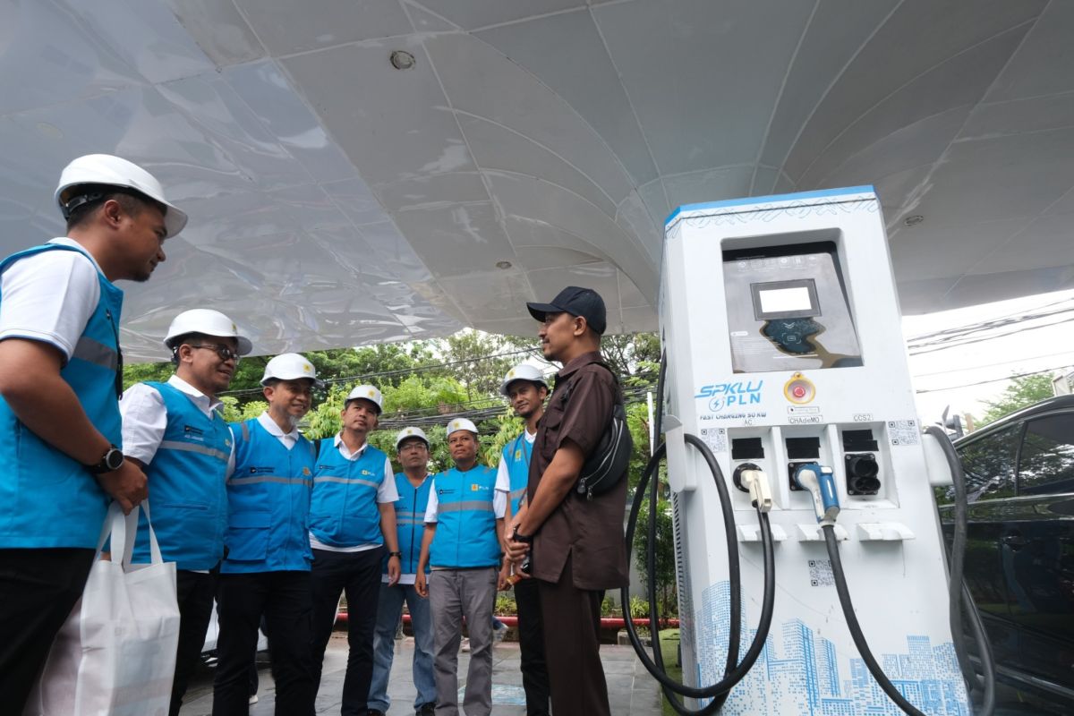 PLN UID Sulselrabar ensures 69 EV charging stations ready to serve electric vehicle users