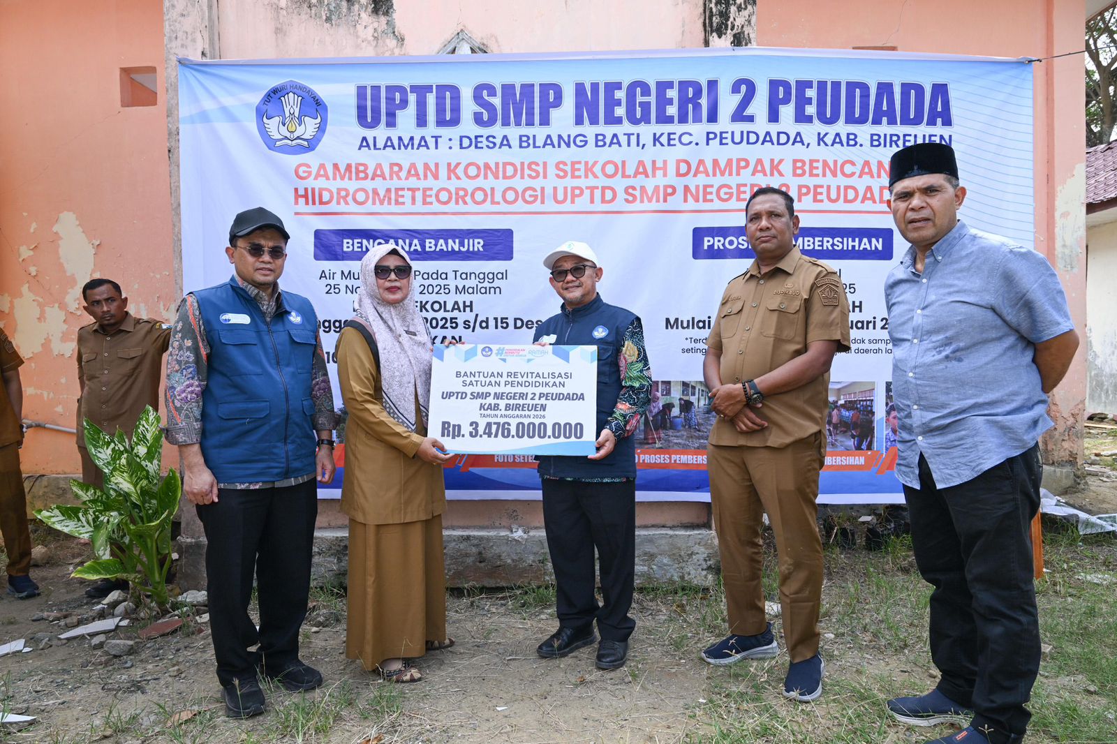 Minister Abdul Mu'ti Lays Foundation Stone in Bireuen for Revitalisation of 116 Disaster-Affected Schools