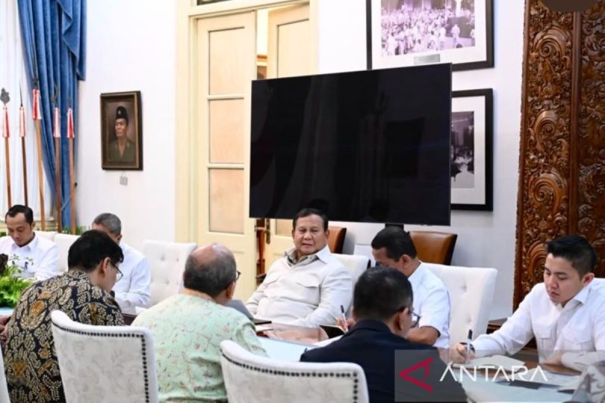 Prabowo Orders Stabilisation of Essential Goods Prices and Food Stocks Ahead of Eid al-Fitr
