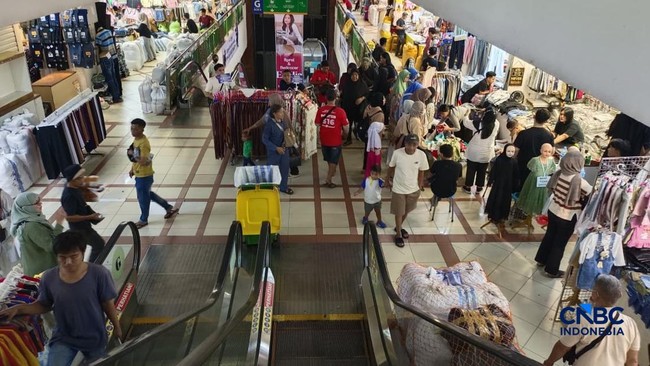 Tanah Abang Market Loses Former Hustle as Traders Air Their Grievances