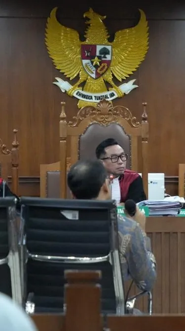 Chromebook Corruption Trial at Education Ministry: Prosecutors Reveal Nadiem Makarim's Financial Links to Google Investment