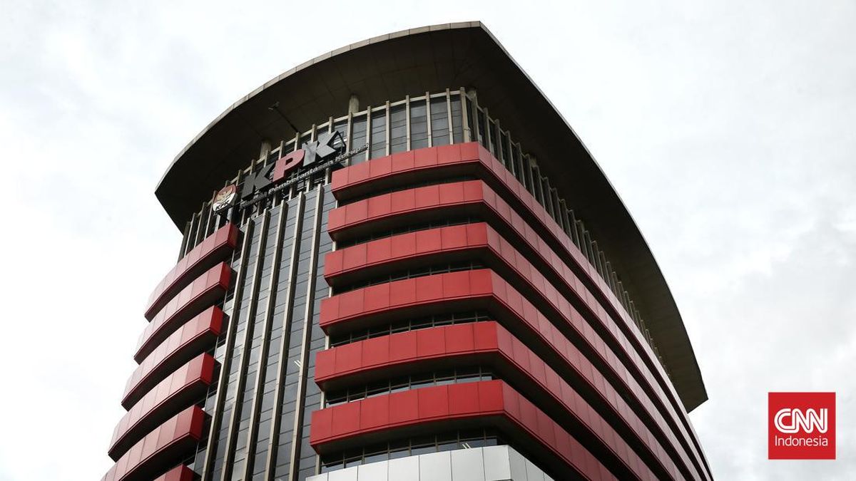 Regent of Rejang Lebong, Bengkulu Officially Detained by KPK after Being Named Suspect