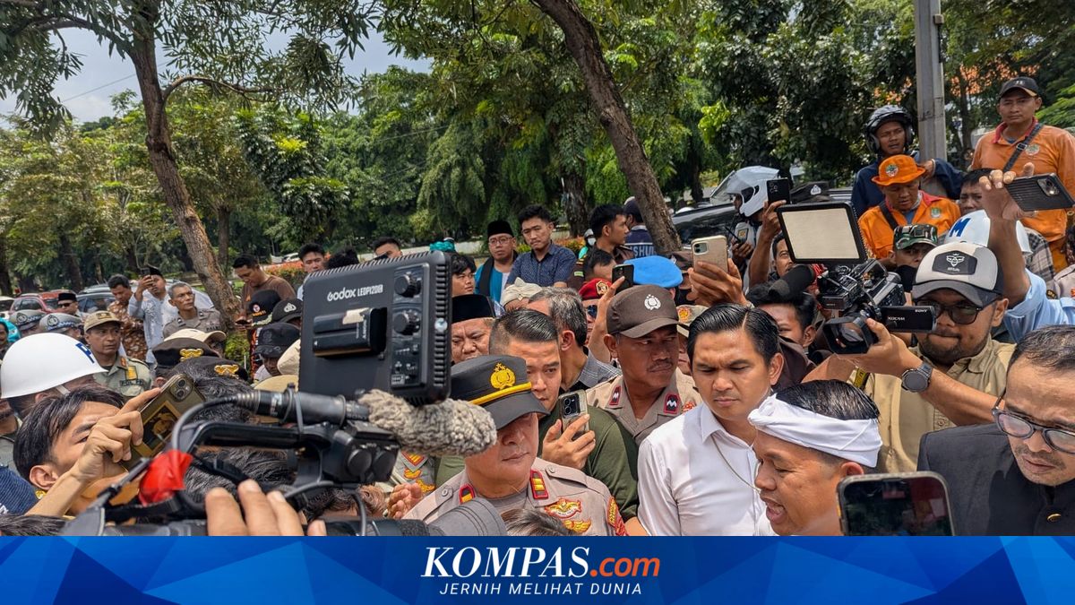 Students Disappointed with Dedi Mulyadi's Response to Bekasi Flooding, Pointing to Instagram Content