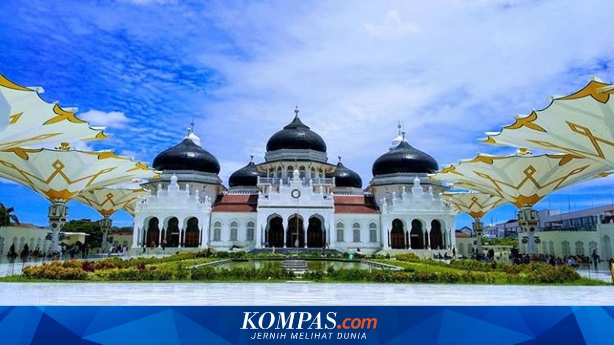 Baiturrahman Grand Mosque in Banda Aceh Officially Designated as National Cultural Heritage