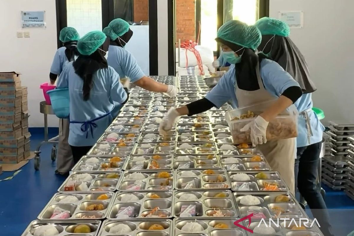 National Nutrition Agency Temporarily Halts Operations of 1,512 Nutrition Service Units on Java Island