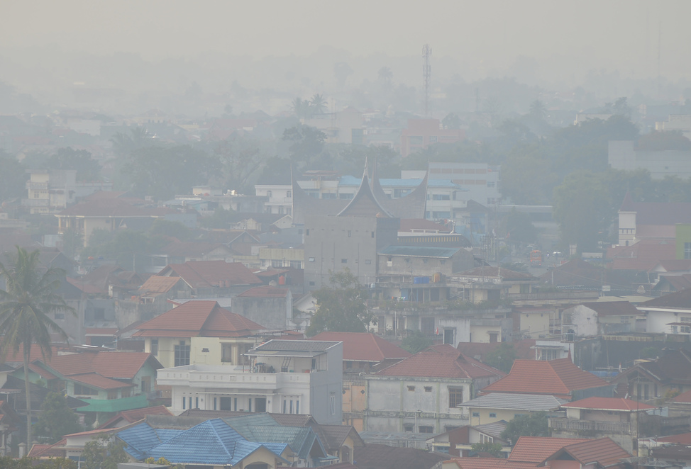 Smoke Haze Blankets Pekanbaru, Visibility at Sultan Syarif Kasim II Airport Reduced to 1.2 Kilometres