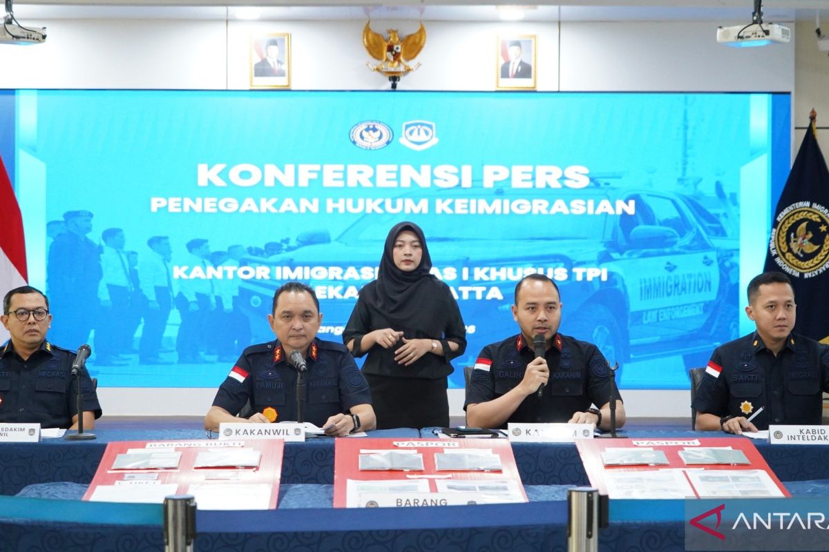 Three foreign nationals arrested at Soetta Immigration for using forged passports