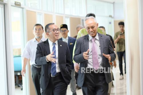Indonesia's Education Minister Visits Universitas Muhammadiyah Surakarta to Strengthen Research and Campus Development