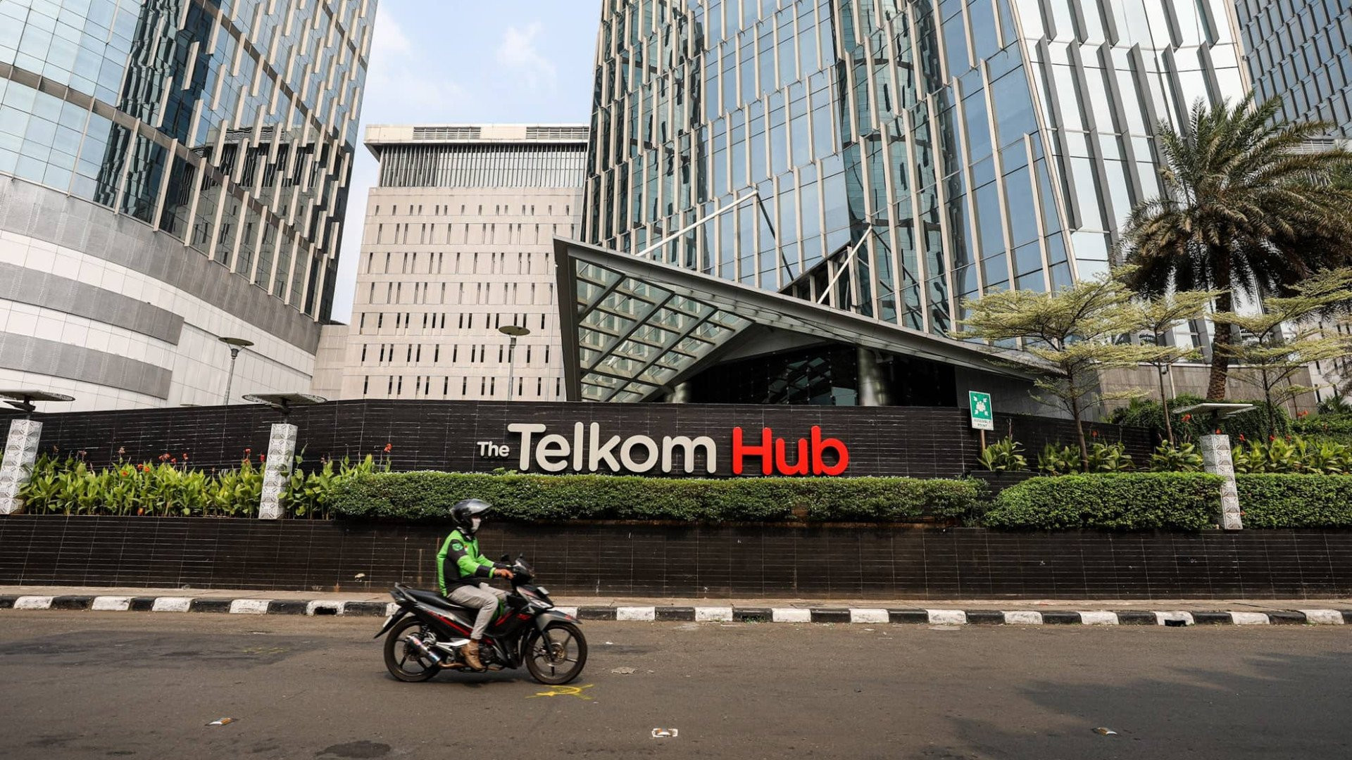 Major Investors Including BlackRock and HSBC Reduce Telkom Stock Holdings in Early March 2026