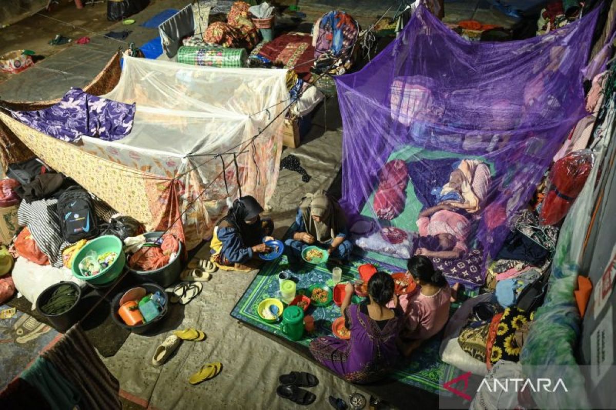 Government distributes Rp6 billion in emergency aid to disaster survivors during Ramadhan