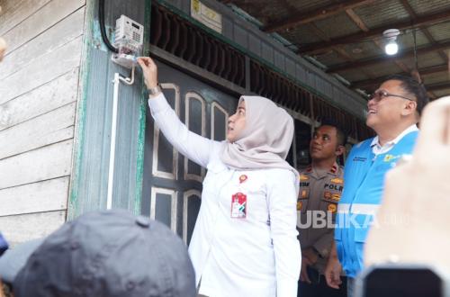 PLN Employee Donations Provide Free Electricity Connections for 2,533 Underprivileged Families