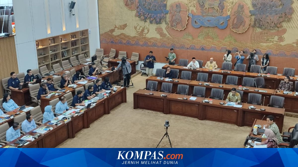 Parliamentary Commission VI Postpones Meeting on Red and White Village Cooperative Programme Due to Director's Absence