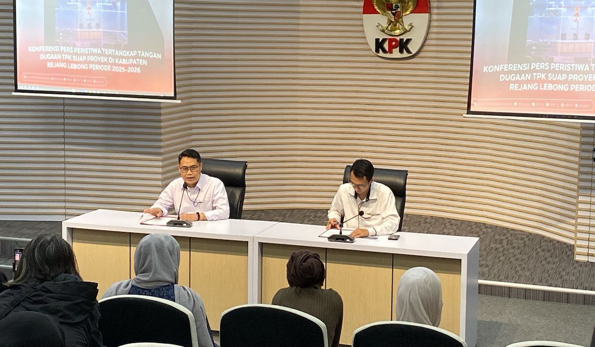 Anti-Corruption Commission Detains Rejang Lebong Regent and Four Suspects Over Alleged Project Bribery