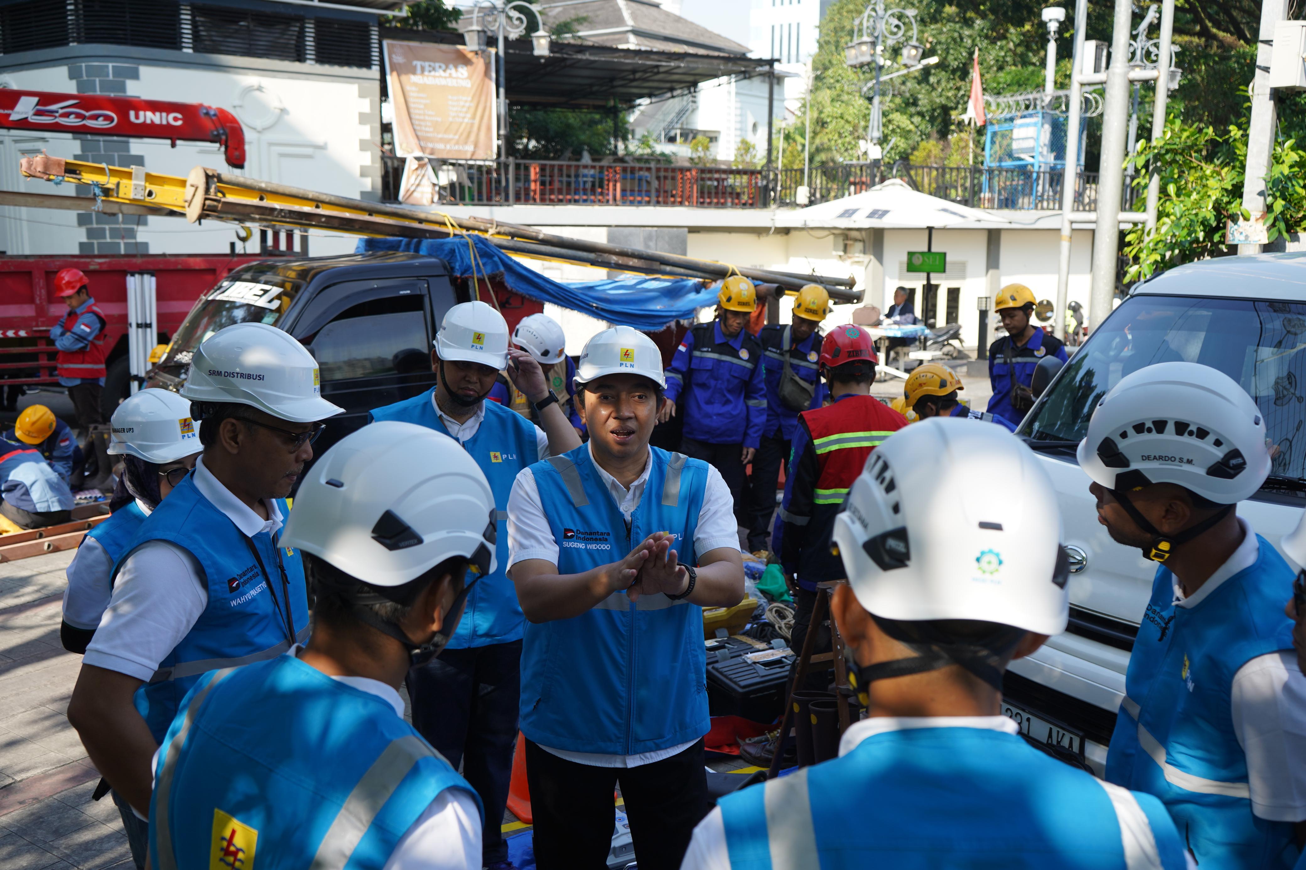 PLN West Java Deploys 4,993 Personnel to Ensure Reliable Electricity Supply During Homecoming and Eid Season