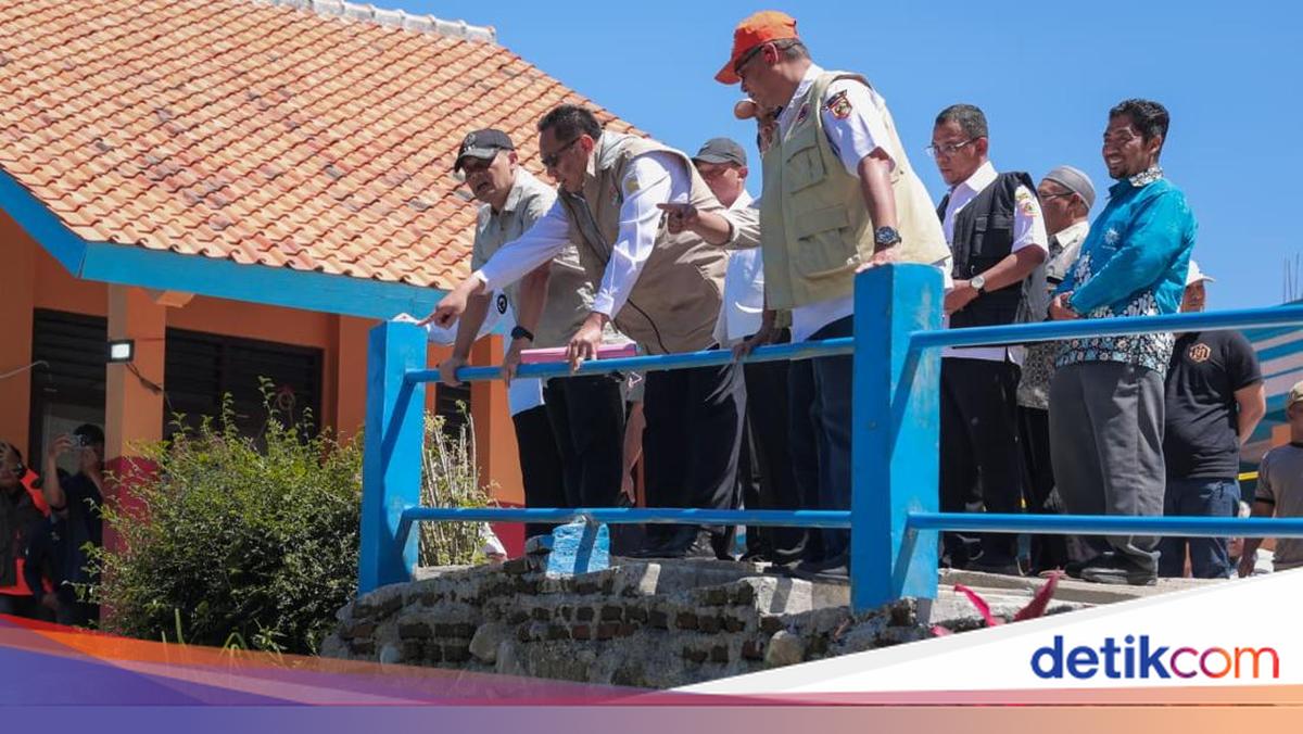 Ahmad Luthfi Reviews Brebes Landslide, Pushes for Road and School Repairs