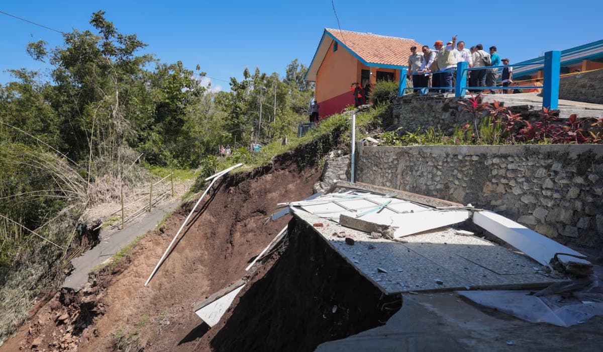 Governor Ahmad Luthfi Requests Acceleration of Brebes Landslide Response