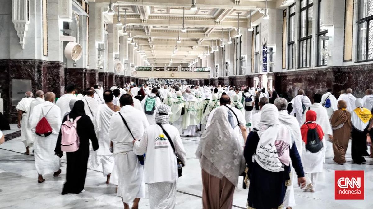 Minister: 50,000 Umrah Pilgrims in Saudi Arabia, 14,000 Stranded