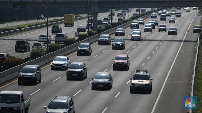 AHY Reveals That Majority of Homebound Travellers in 2026 Mudik Season Will Use Private Vehicles