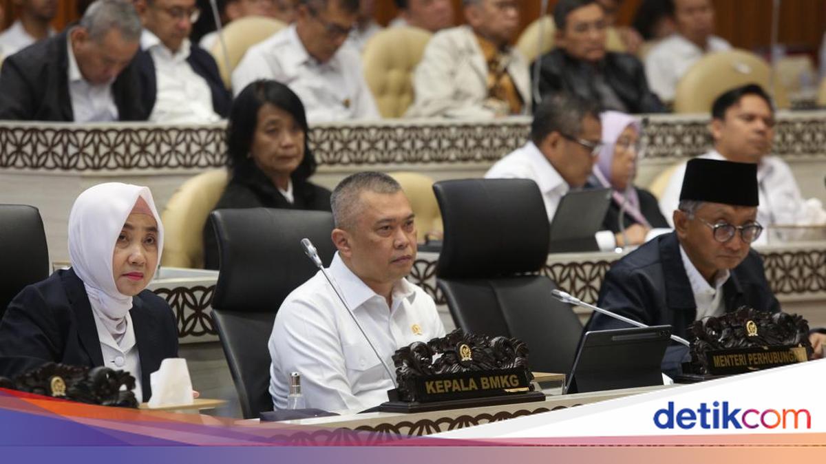 Flight Tickets Expensive as Minister Highlights Two Key Factors